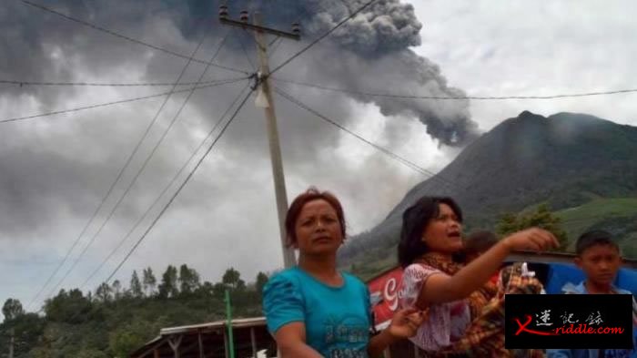 印尼北苏门答腊省的锡纳朋火山（Sinabung）爆发 3村民死亡