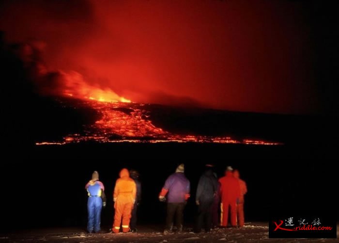 海克拉火山在2000年喷发情形。