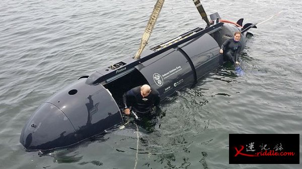 海豹突击队新玩具：迷你半自主潜艇